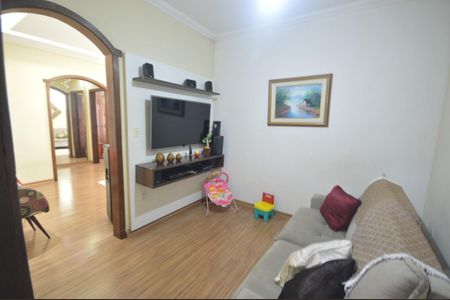 Casa à venda com 3 quartos, 360m² em Copacabana, Belo Horizonte