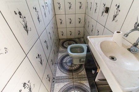 Casa à venda com 240m², 6 quartos e 2 vagasBanheiro 2