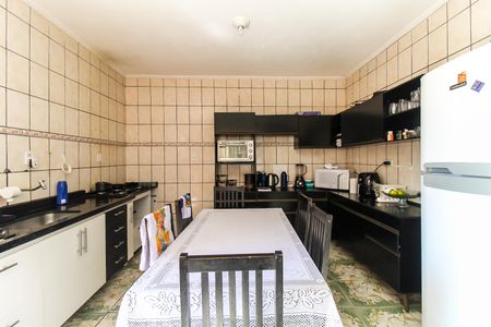 Casa à venda com 240m², 6 quartos e 2 vagasCozinha