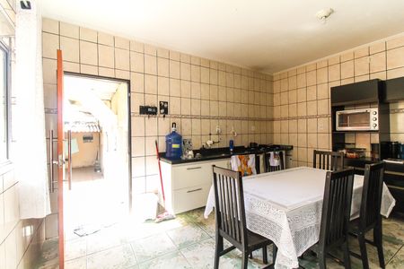 Casa à venda com 240m², 6 quartos e 2 vagasCozinha