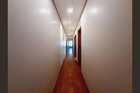 Corredor de casa à venda com 3 quartos, 236m² em Olímpico, São Caetano do Sul
