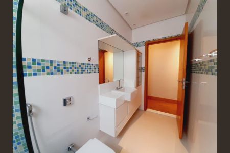 Banheiro  de casa à venda com 3 quartos, 236m² em Olímpico, São Caetano do Sul
