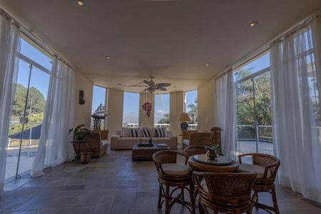 Casa de Condomínio à venda com 4 quartos, 700m² em Alphaville, Santana de Parnaíba