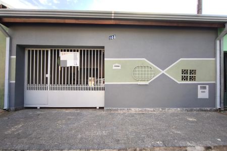 Casa à venda com 110m², 2 quartos e 2 vagasFachada