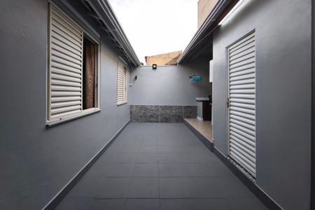 Casa à venda com 110m², 2 quartos e 2 vagasQuintal
