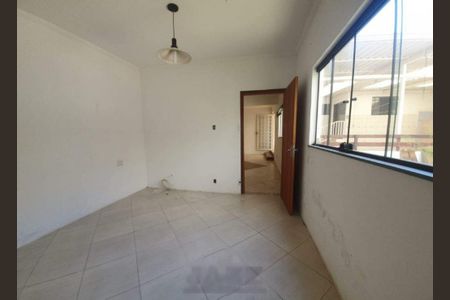Casa à venda com 107m², 3 quartos e 2 vagas