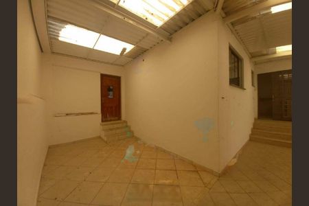 Casa à venda com 107m², 3 quartos e 2 vagas