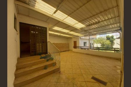 Casa à venda com 107m², 3 quartos e 2 vagas