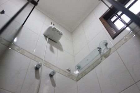Casa para alugar com 247m², 4 quartos e 3 vagasBanheiro social 