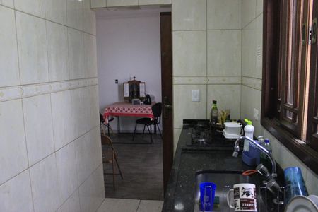 Casa para alugar com 247m², 4 quartos e 3 vagasCozinha 