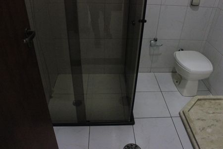 Casa para alugar com 247m², 4 quartos e 3 vagasBanheiro social 