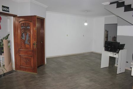 Casa para alugar com 247m², 4 quartos e 3 vagasSala