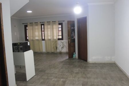 Casa para alugar com 247m², 4 quartos e 3 vagasSala 