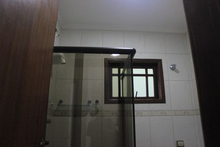 Casa para alugar com 247m², 4 quartos e 3 vagasBanheiro social 