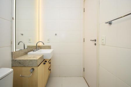 Apartamento à venda com 85m², 2 quartos e 2 vagasbanheiro quarto 2