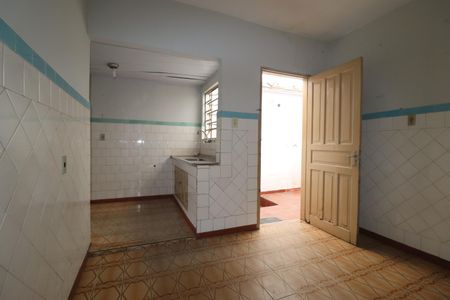 Casa à venda com 80m², 2 quartos e 2 vagasCozinha