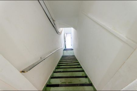 Studio para alugar com 30m², 1 quarto e sem vagaEscada