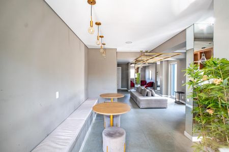 Apartamento à venda com 48m², 2 quartos e 1 vaga Apartamento à venda com 48m², 2 quartos e 1 vagaÁrea comum - Salão de festas
