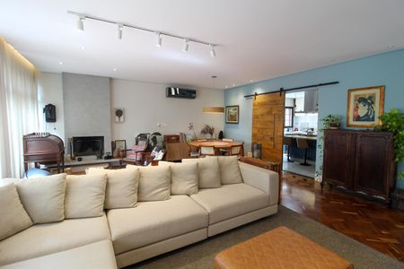 Sala de casa para alugar com 3 quartos, 300m² em Caxingui, São Paulo