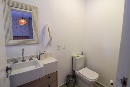 Casa para alugar com 300m², 3 quartos e 4 vagasBanheiro do Quarto 1