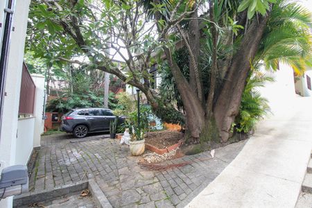 Casa para alugar com 300m², 3 quartos e 4 vagasJardim