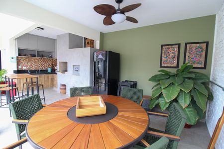 Casa para alugar com 300m², 3 quartos e 4 vagasQuintal