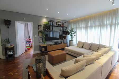 Casa para alugar com 300m², 3 quartos e 4 vagasSala