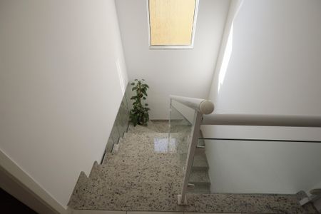 Casa para alugar com 170m², 3 quartos e 3 vagasEscada