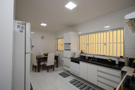 Casa para alugar com 170m², 3 quartos e 3 vagasCozinha 