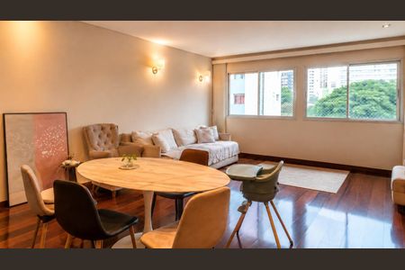 Sala de apartamento à venda com 3 quartos, 148m² em Vila Itapura, Campinas