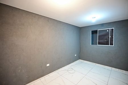 Quarto de casa para alugar com 1 quarto, 40m² em Vila Ernesto, São Paulo