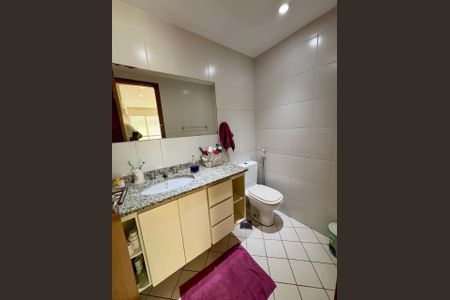 Apartamento à venda com 117m², 2 quartos e 2 vagasBanheiro 