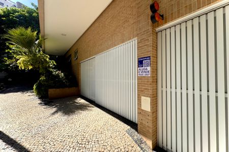 Apartamento à venda com 117m², 2 quartos e 2 vagas Apartamento à venda com 117m², 2 quartos e 2 vagasPlaca