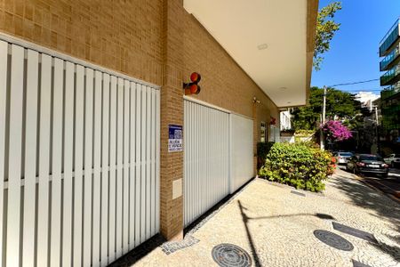 Apartamento à venda com 117m², 2 quartos e 2 vagas Apartamento à venda com 117m², 2 quartos e 2 vagasFachada