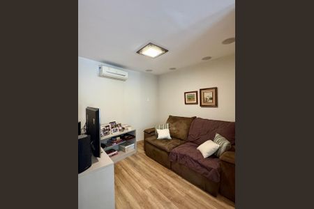 Apartamento à venda com 117m², 2 quartos e 2 vagasSala