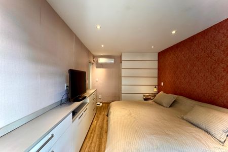 Apartamento à venda com 117m², 2 quartos e 2 vagas Apartamento à venda com 117m², 2 quartos e 2 vagasSuíte