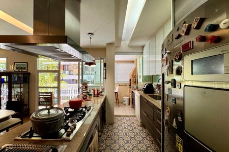 Apartamento à venda com 117m², 2 quartos e 2 vagas Apartamento à venda com 117m², 2 quartos e 2 vagasCozinha