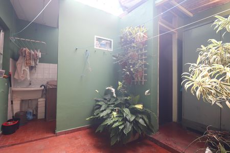 Casa à venda com 107m², 2 quartos e 2 vagasQuintal