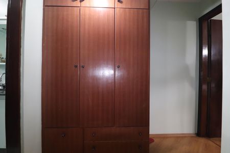 Casa à venda com 107m², 2 quartos e 2 vagasHall dos quartos