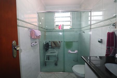 Casa à venda com 107m², 2 quartos e 2 vagasBanheiro
