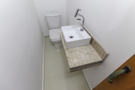Casa à venda com 70m², 2 quartos e 2 vagas Casa à venda com 70m², 2 quartos e 2 vagasLavabo