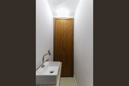 Casa à venda com 70m², 2 quartos e 2 vagas Casa à venda com 70m², 2 quartos e 2 vagasLavabo