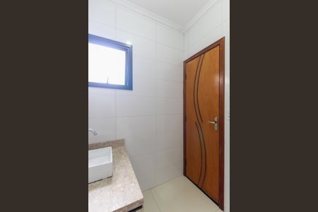 Casa à venda com 70m², 2 quartos e 2 vagas Casa à venda com 70m², 2 quartos e 2 vagasBanheiro