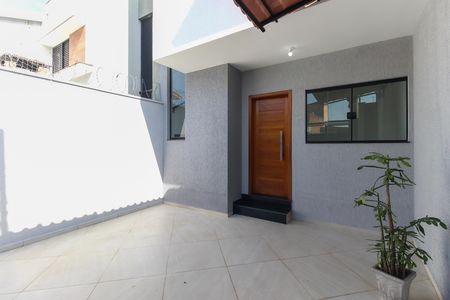 Casa à venda com 70m², 2 quartos e 2 vagas Casa à venda com 70m², 2 quartos e 2 vagasGaragem