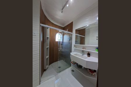 Casa à venda com 195m², 3 quartos e 3 vagasBanheiro 