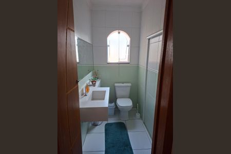 Casa à venda com 195m², 3 quartos e 3 vagasBanheiro 