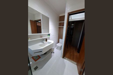 Casa à venda com 195m², 3 quartos e 3 vagasBanheiro