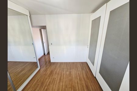 Casa à venda com 174m², 4 quartos e 2 vagas Casa à venda com 174m², 4 quartos e 2 vagasQuarto