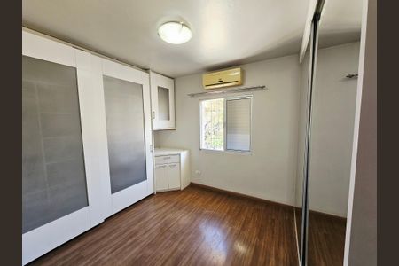 Casa à venda com 174m², 4 quartos e 2 vagas Casa à venda com 174m², 4 quartos e 2 vagasQuarto
