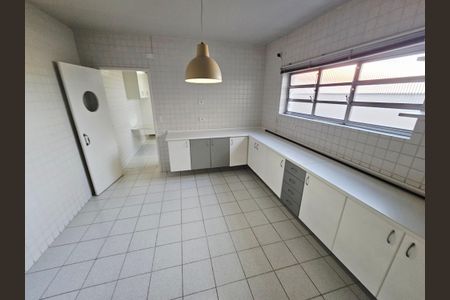 Casa à venda com 174m², 4 quartos e 2 vagas Casa à venda com 174m², 4 quartos e 2 vagasCozinha